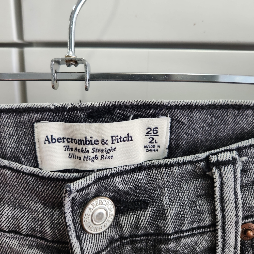 Abercrombie & Fitch The Ankle Straight Ultra High Rise Jeans Gray Wash Size 26 - Picture 6 of 9
